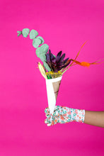 Load image into Gallery viewer, Mini Dried Bouquets
